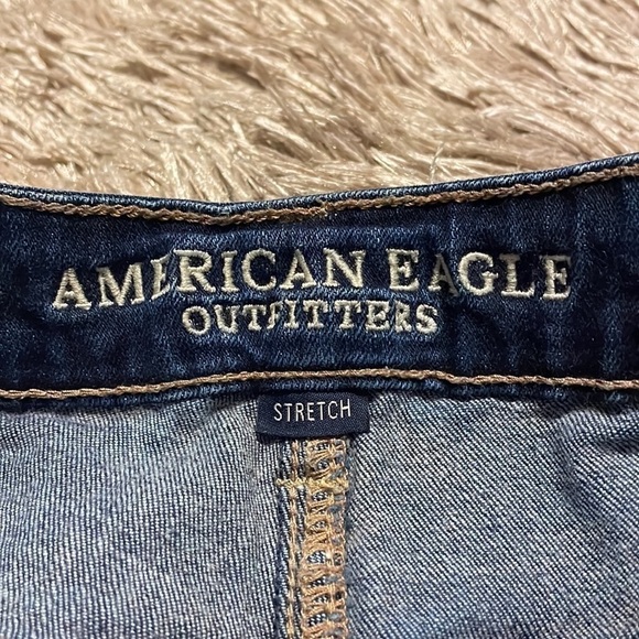 AMERICAN‎ Eagle Stretch Tomgirl Jeans - Picture 4 of 9